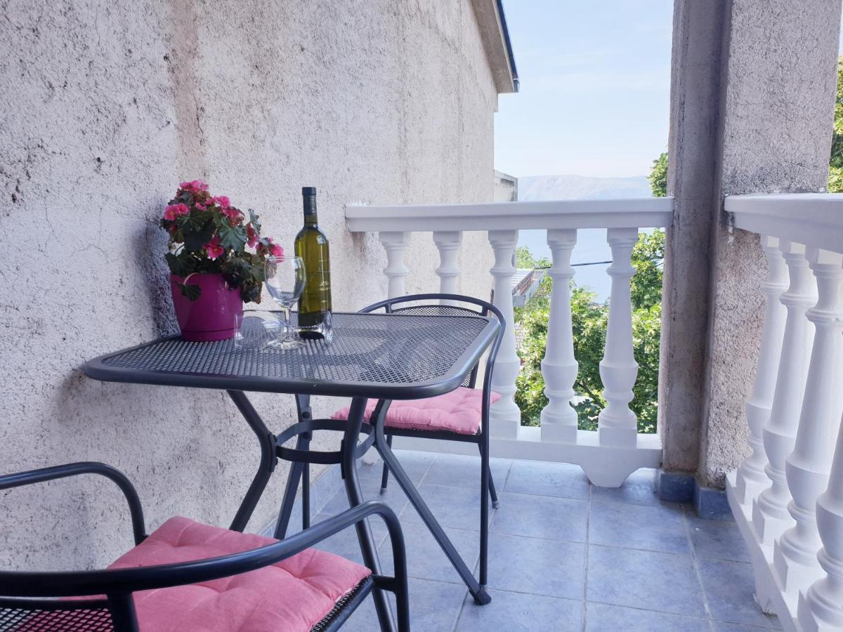Apartman Tea Novi Vinodolski Buitenkant foto