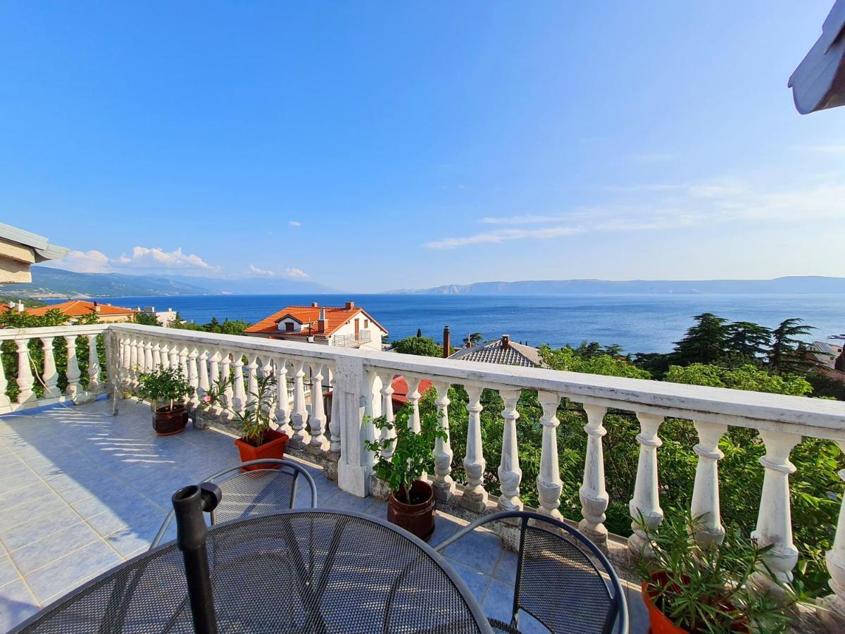 Apartman Tea Novi Vinodolski Buitenkant foto